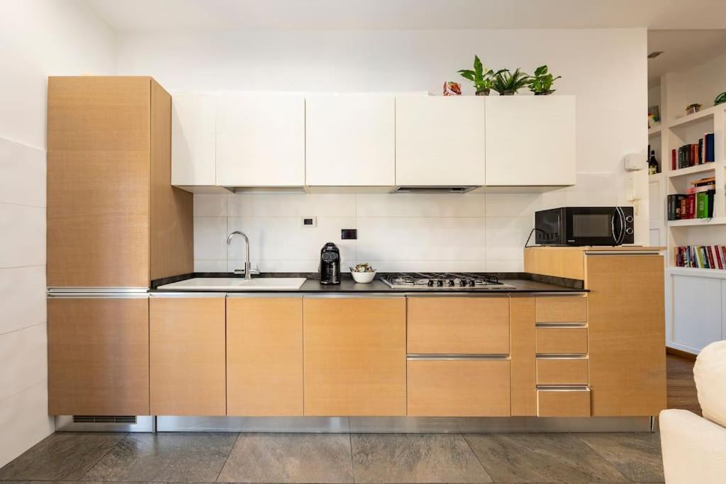 Stylish Apartment Rome Air Conditionig Wifi Tv 50 Metro 4 Minutes Away Exteriör bild