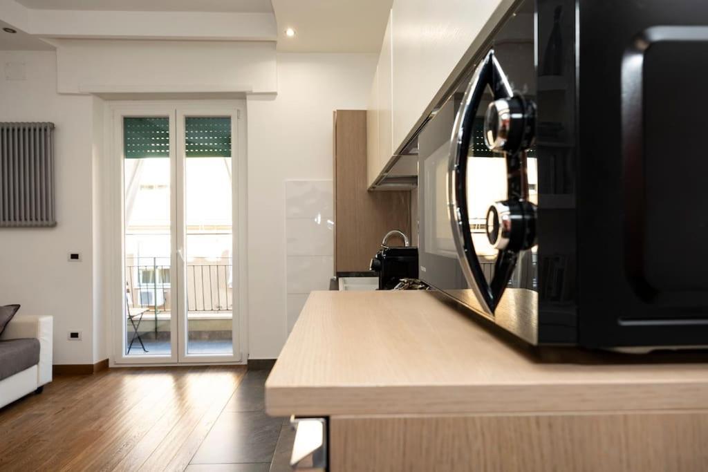 Stylish Apartment Rome Air Conditionig Wifi Tv 50 Metro 4 Minutes Away Exteriör bild